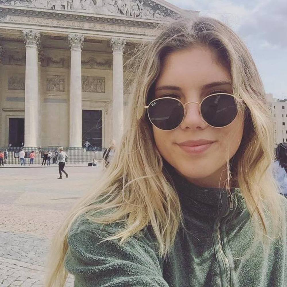 Meet your Posher, Becca